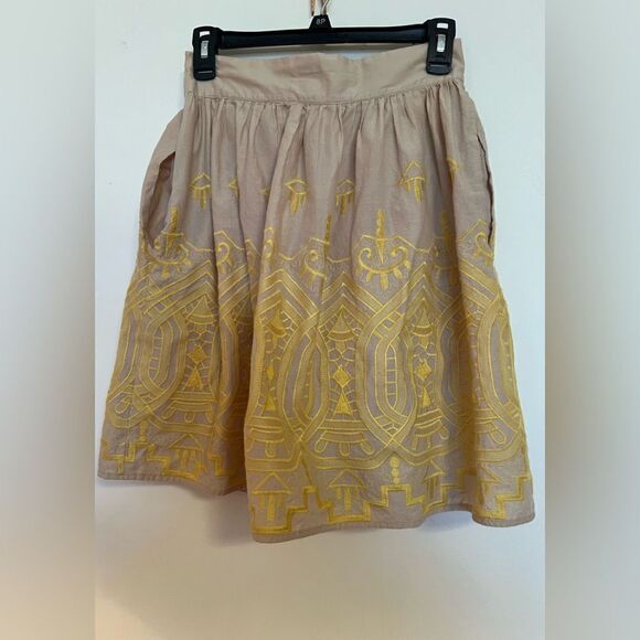 Tiny Skirt  - Picture 5 of 6